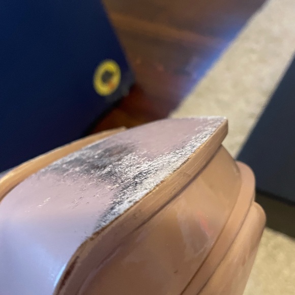 SAINT LAURENT
Vitello Vernice Tribute 105 Sandals 37 Soft Nude - Picture 5 of 7